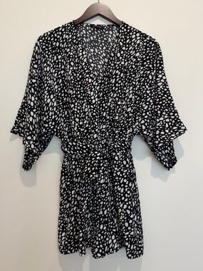 Fashion Brand Black and White Spotted Tie-Front Belted Romper SZ S
